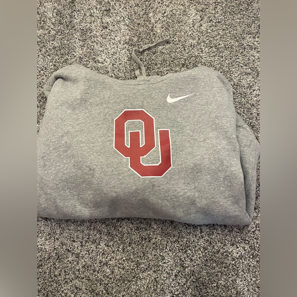 OU nike sweatshirt